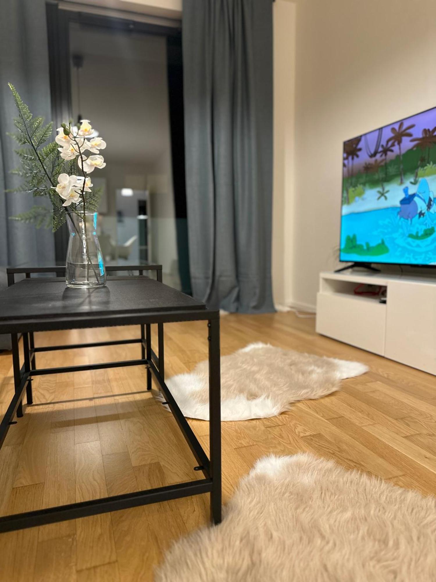Apartment 4 Room, 2 Bath, Parking Praha Bagian luar foto