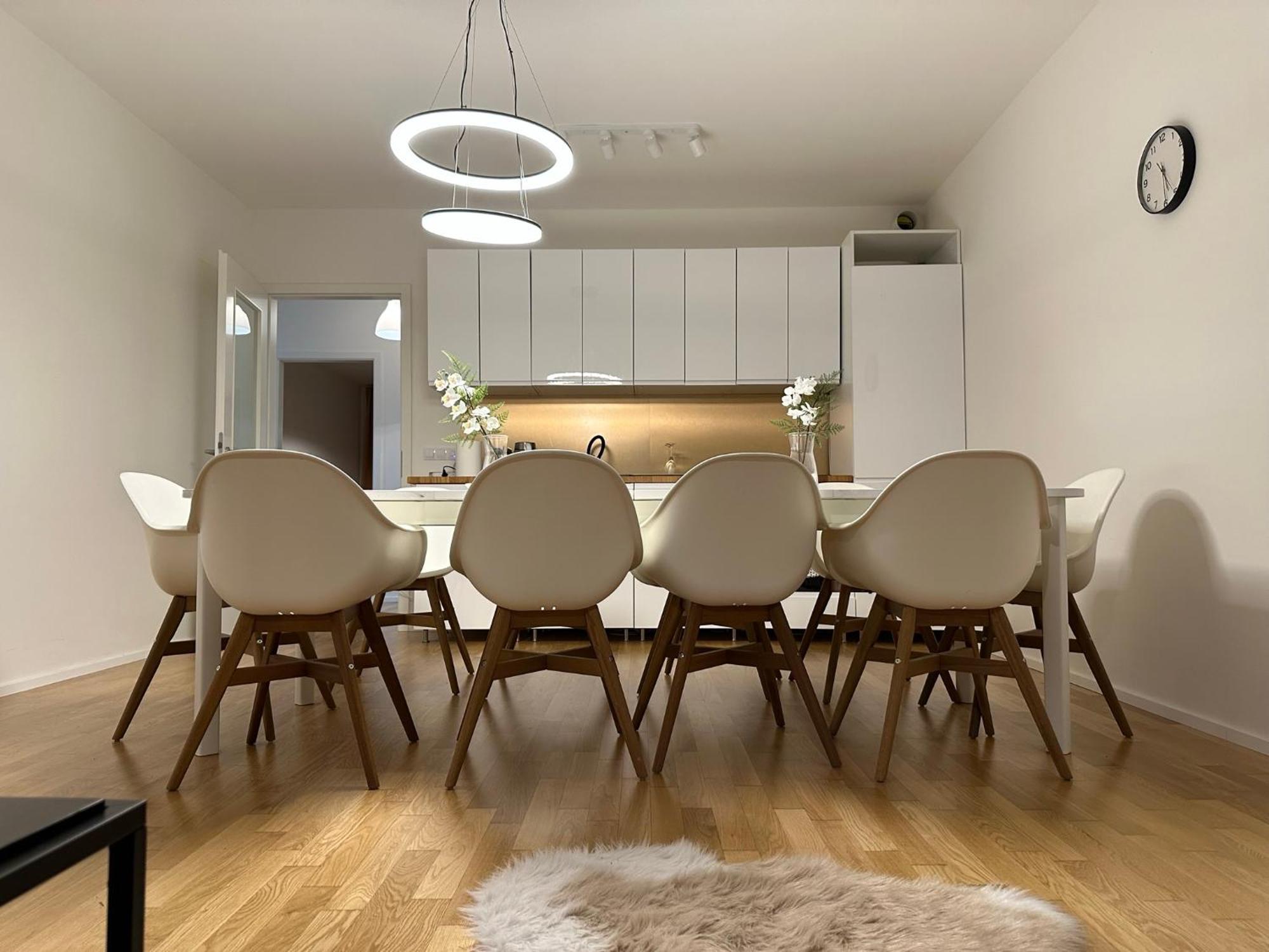 Apartment 4 Room, 2 Bath, Parking Praha Bagian luar foto